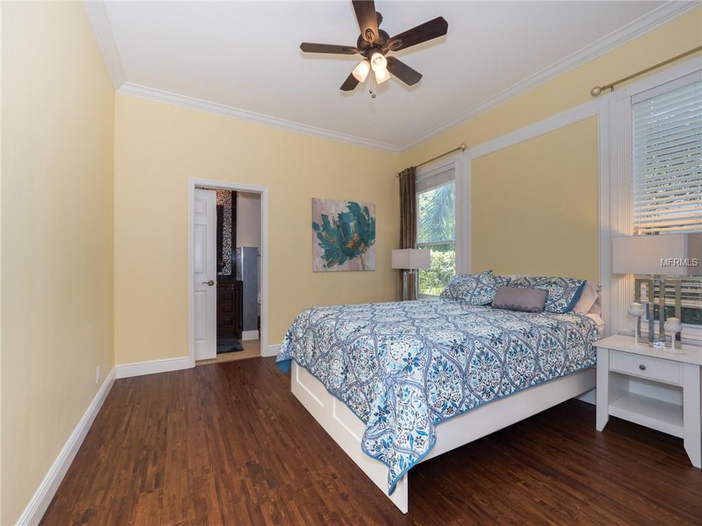 6915 CUMBERLAND TERRACE, UNIVERSITY PARK, Florida 34201, 4 Bedrooms Bedrooms, 8 Rooms Rooms,3 BathroomsBathrooms,Residential,For sale,CUMBERLAND,A4194368