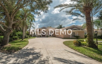 6915 CUMBERLAND TERRACE, UNIVERSITY PARK, Florida 34201, 4 Bedrooms Bedrooms, 8 Rooms Rooms,3 BathroomsBathrooms,Residential,For sale,CUMBERLAND,A4194368