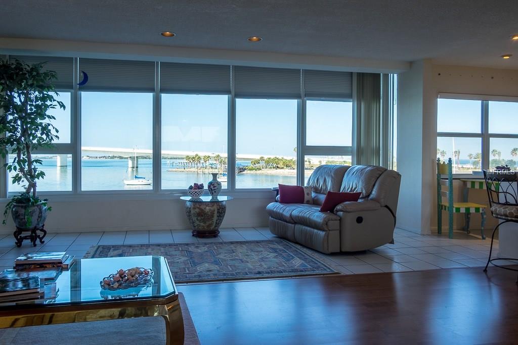 226 GOLDEN GATE POINT, SARASOTA, Florida 34236, 2 Bedrooms Bedrooms, 6 Rooms Rooms,2 BathroomsBathrooms,Residential,For sale,GOLDEN GATE,A4205466