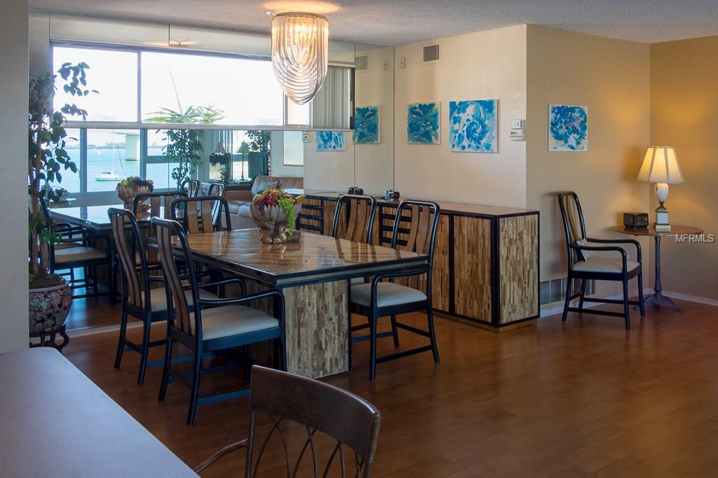 226 GOLDEN GATE POINT, SARASOTA, Florida 34236, 2 Bedrooms Bedrooms, 6 Rooms Rooms,2 BathroomsBathrooms,Residential,For sale,GOLDEN GATE,A4205466