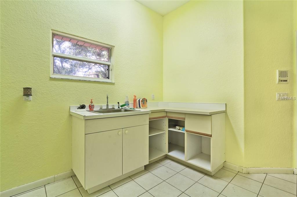 13750 77TH AVENUE, SEMINOLE, Florida 33776, 4 Bedrooms Bedrooms, 3 Rooms Rooms,3 BathroomsBathrooms,Residential,For sale,77TH,U7837615