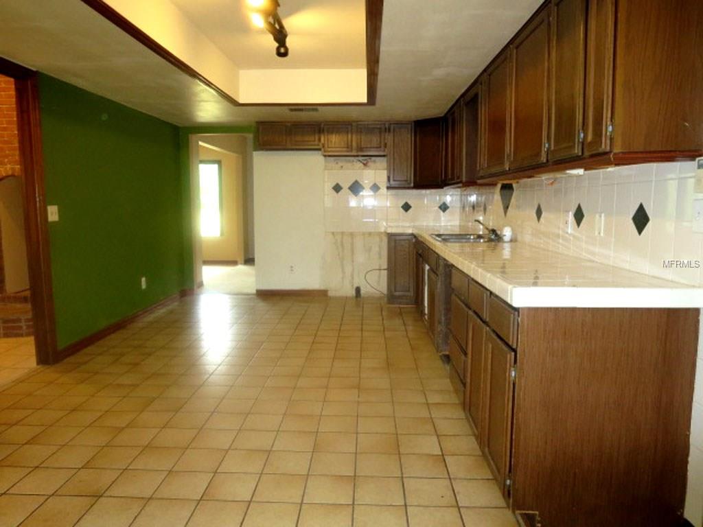 10301 LEHMAN ROAD, ORLANDO, Florida 32825, 3 Bedrooms Bedrooms, 8 Rooms Rooms,2 BathroomsBathrooms,Residential,For sale,LEHMAN,O5556144