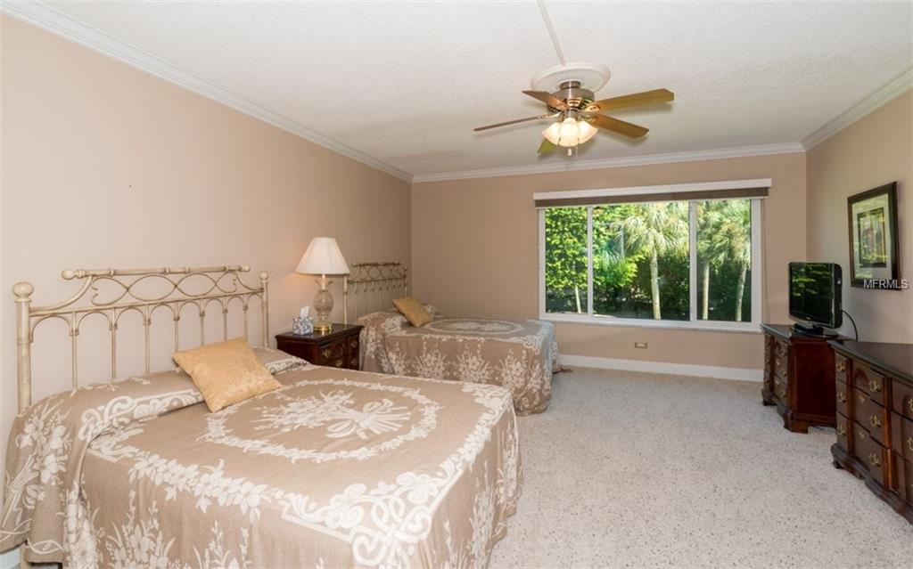 100 SANDS POINT ROAD, LONGBOAT KEY, Florida 34228, 2 Bedrooms Bedrooms, 5 Rooms Rooms,2 BathroomsBathrooms,Residential,For sale,SANDS POINT,A4165105