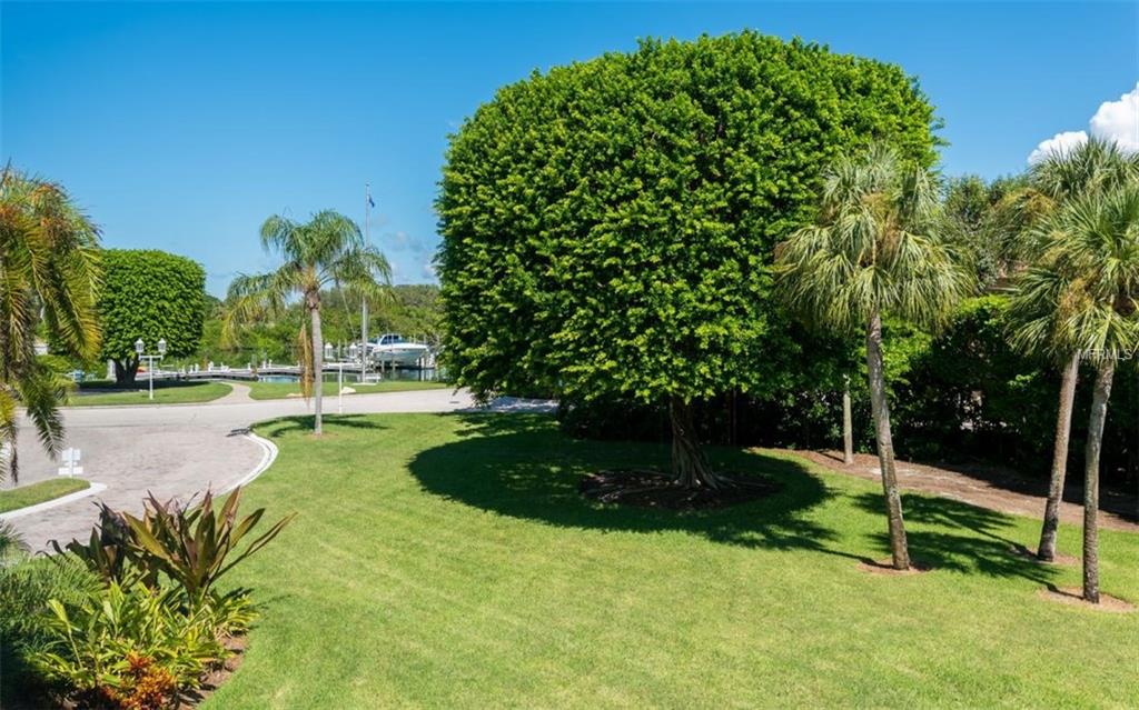 100 SANDS POINT ROAD, LONGBOAT KEY, Florida 34228, 2 Bedrooms Bedrooms, 5 Rooms Rooms,2 BathroomsBathrooms,Residential,For sale,SANDS POINT,A4165105
