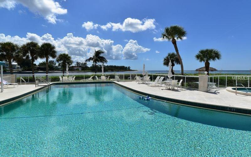 100 SANDS POINT ROAD, LONGBOAT KEY, Florida 34228, 2 Bedrooms Bedrooms, 5 Rooms Rooms,2 BathroomsBathrooms,Residential,For sale,SANDS POINT,A4165105