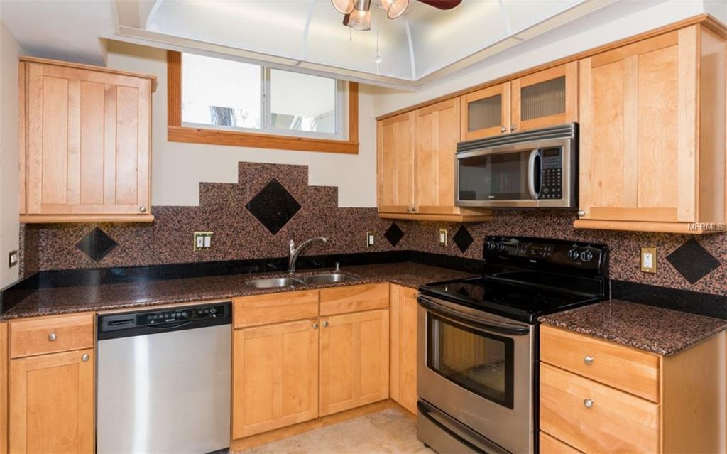 100 SANDS POINT ROAD, LONGBOAT KEY, Florida 34228, 2 Bedrooms Bedrooms, 5 Rooms Rooms,2 BathroomsBathrooms,Residential,For sale,SANDS POINT,A4165105