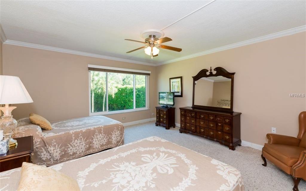 100 SANDS POINT ROAD, LONGBOAT KEY, Florida 34228, 2 Bedrooms Bedrooms, 5 Rooms Rooms,2 BathroomsBathrooms,Residential,For sale,SANDS POINT,A4165105