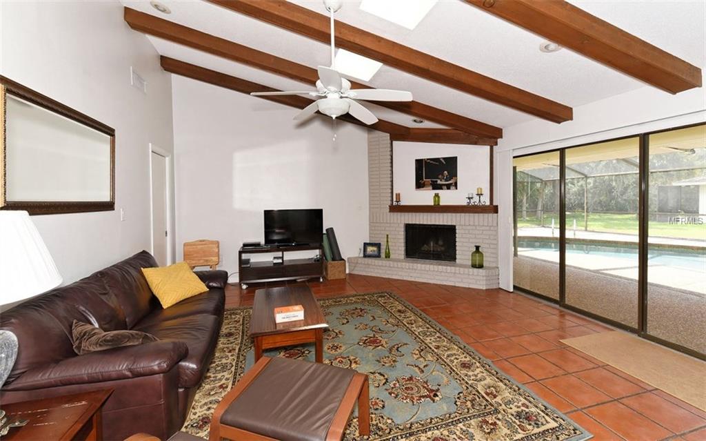 3716 TORREY PINES BOULEVARD, SARASOTA, Florida 34238, 4 Bedrooms Bedrooms, 8 Rooms Rooms,2 BathroomsBathrooms,Residential,For sale,TORREY PINES,A4197077