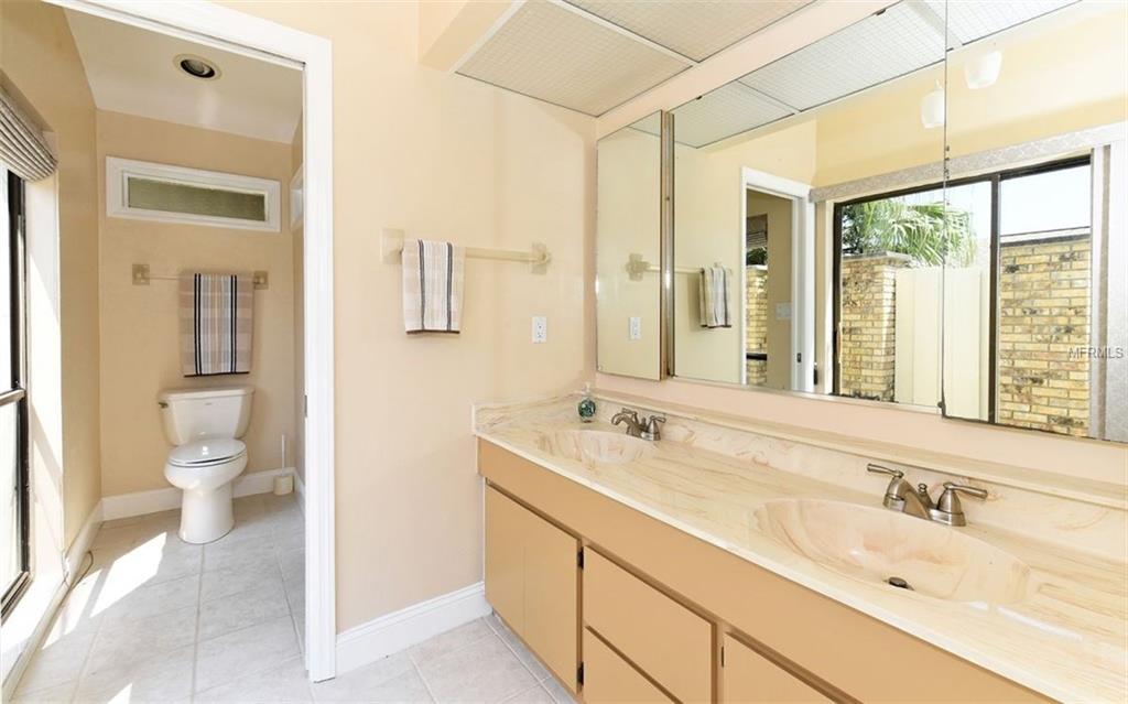 3716 TORREY PINES BOULEVARD, SARASOTA, Florida 34238, 4 Bedrooms Bedrooms, 8 Rooms Rooms,2 BathroomsBathrooms,Residential,For sale,TORREY PINES,A4197077