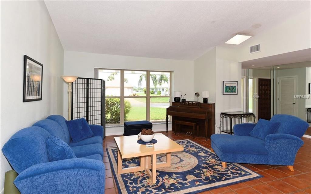 3716 TORREY PINES BOULEVARD, SARASOTA, Florida 34238, 4 Bedrooms Bedrooms, 8 Rooms Rooms,2 BathroomsBathrooms,Residential,For sale,TORREY PINES,A4197077