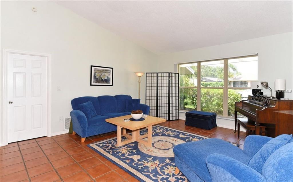 3716 TORREY PINES BOULEVARD, SARASOTA, Florida 34238, 4 Bedrooms Bedrooms, 8 Rooms Rooms,2 BathroomsBathrooms,Residential,For sale,TORREY PINES,A4197077