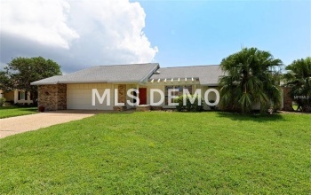 3716 TORREY PINES BOULEVARD, SARASOTA, Florida 34238, 4 Bedrooms Bedrooms, 8 Rooms Rooms,2 BathroomsBathrooms,Residential,For sale,TORREY PINES,A4197077