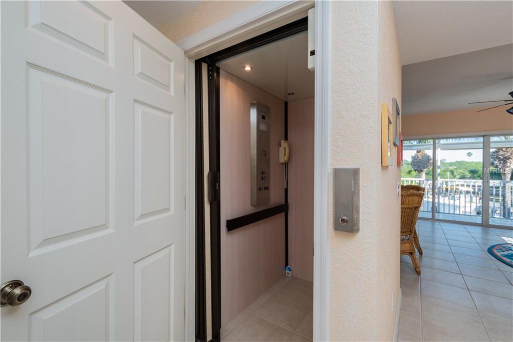 1950 OREGON TRAIL, ENGLEWOOD, Florida 34224, 3 Bedrooms Bedrooms, 6 Rooms Rooms,2 BathroomsBathrooms,Residential,For sale,OREGON,D5921582