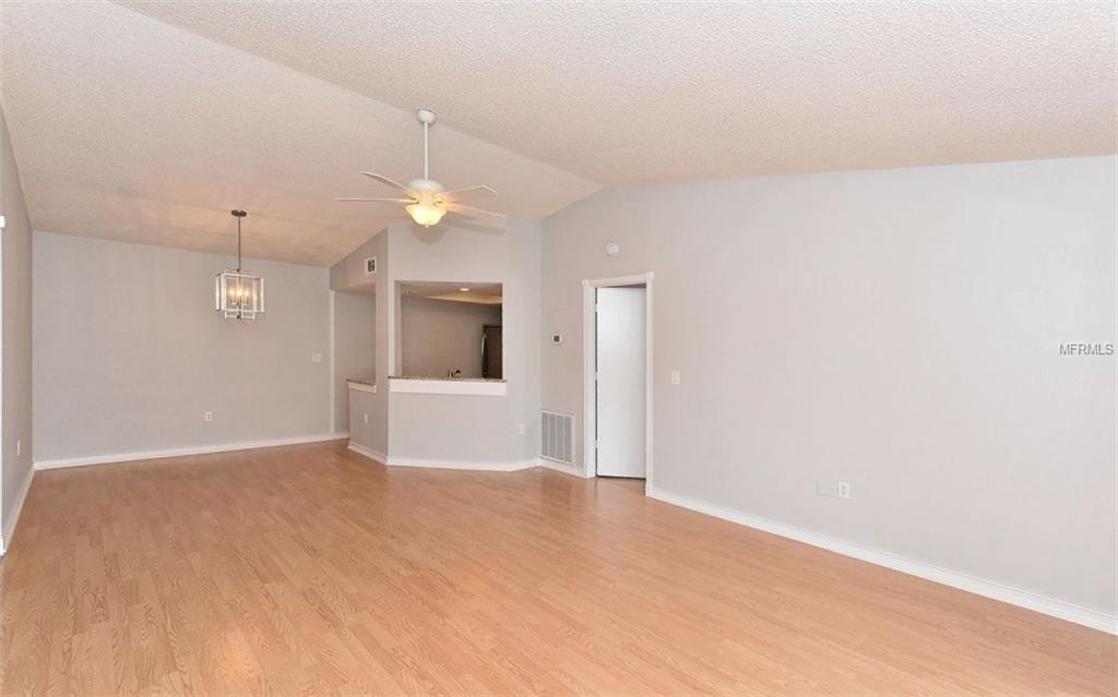 4162 CENTER POINTE CIRCLE, SARASOTA, Florida 34233, 2 Bedrooms Bedrooms, 5 Rooms Rooms,2 BathroomsBathrooms,Residential,For sale,CENTER POINTE,A4209643