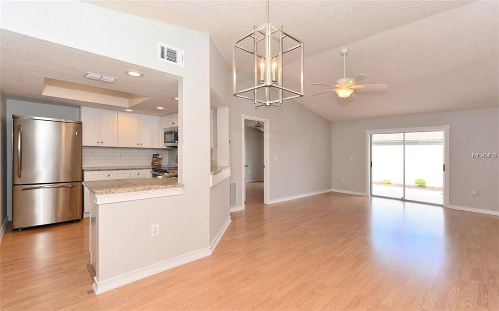 4162 CENTER POINTE CIRCLE, SARASOTA, Florida 34233, 2 Bedrooms Bedrooms, 5 Rooms Rooms,2 BathroomsBathrooms,Residential,For sale,CENTER POINTE,A4209643