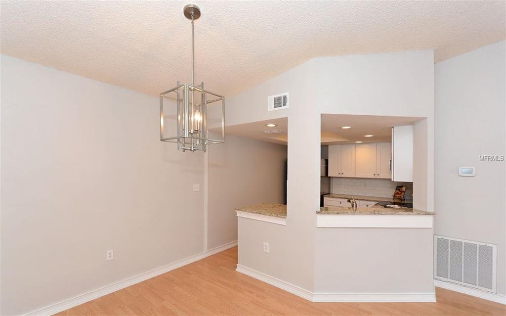 4162 CENTER POINTE CIRCLE, SARASOTA, Florida 34233, 2 Bedrooms Bedrooms, 5 Rooms Rooms,2 BathroomsBathrooms,Residential,For sale,CENTER POINTE,A4209643