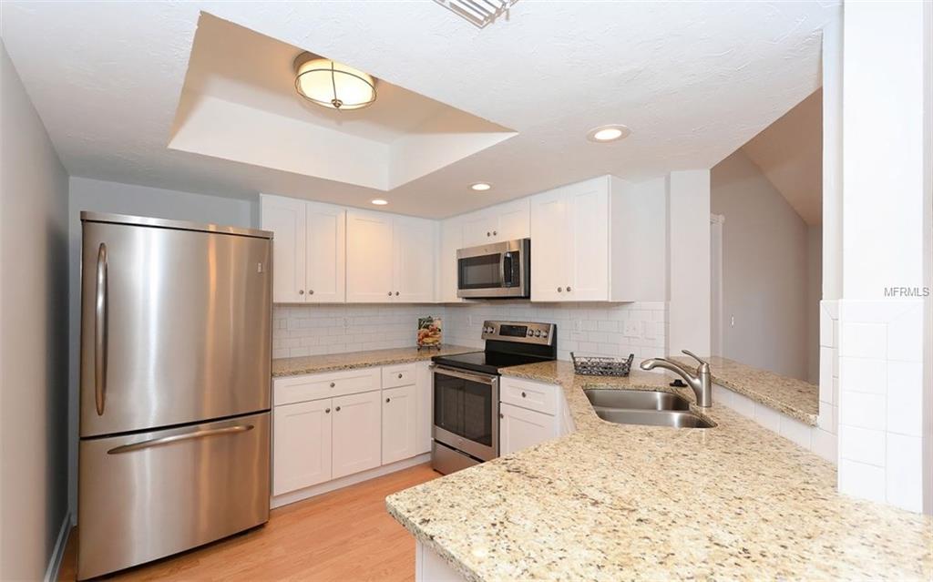 4162 CENTER POINTE CIRCLE, SARASOTA, Florida 34233, 2 Bedrooms Bedrooms, 5 Rooms Rooms,2 BathroomsBathrooms,Residential,For sale,CENTER POINTE,A4209643