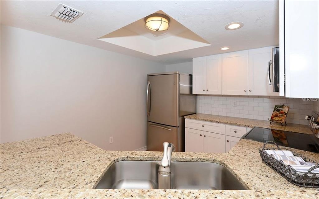 4162 CENTER POINTE CIRCLE, SARASOTA, Florida 34233, 2 Bedrooms Bedrooms, 5 Rooms Rooms,2 BathroomsBathrooms,Residential,For sale,CENTER POINTE,A4209643