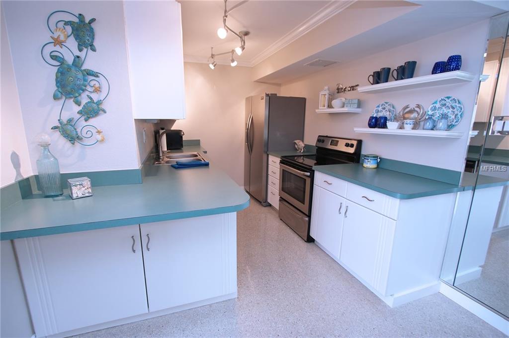 10355 PARADISE BOULEVARD, TREASURE ISLAND, Florida 33706, 2 Bedrooms Bedrooms, 3 Rooms Rooms,2 BathroomsBathrooms,Residential,For sale,PARADISE,U7847303