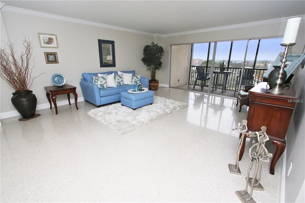 10355 PARADISE BOULEVARD, TREASURE ISLAND, Florida 33706, 2 Bedrooms Bedrooms, 3 Rooms Rooms,2 BathroomsBathrooms,Residential,For sale,PARADISE,U7847303
