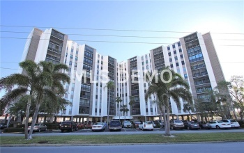 10355 PARADISE BOULEVARD, TREASURE ISLAND, Florida 33706, 2 Bedrooms Bedrooms, 3 Rooms Rooms,2 BathroomsBathrooms,Residential,For sale,PARADISE,U7847303