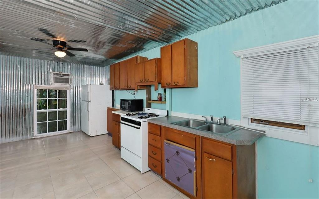 3900 29TH STREET E, PALMETTO, Florida 34221, 1 Bedroom Bedrooms, 3 Rooms Rooms,1 BathroomBathrooms,Residential,For sale,29TH,A4189025