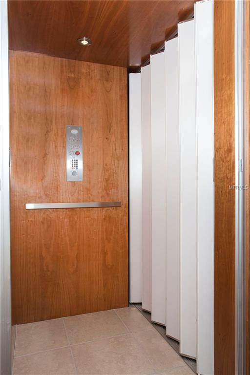 6413 MAYRA SHORES LANE, APOLLO BEACH, Florida 33572, 3 Bedrooms Bedrooms, 13 Rooms Rooms,3 BathroomsBathrooms,Residential,For sale,MAYRA SHORES,T2905422