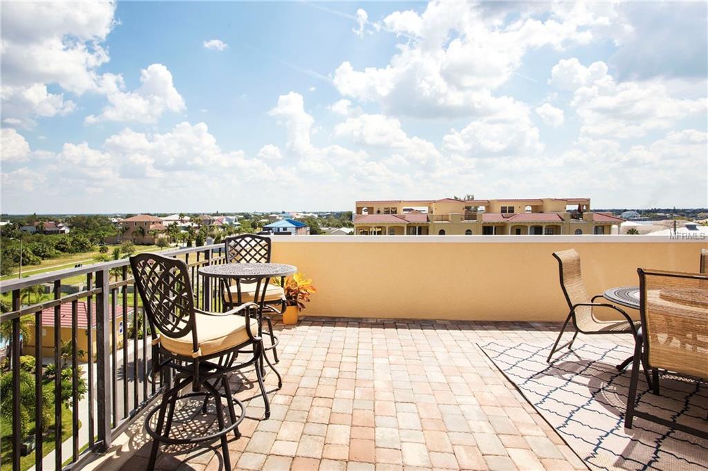 6413 MAYRA SHORES LANE, APOLLO BEACH, Florida 33572, 3 Bedrooms Bedrooms, 13 Rooms Rooms,3 BathroomsBathrooms,Residential,For sale,MAYRA SHORES,T2905422