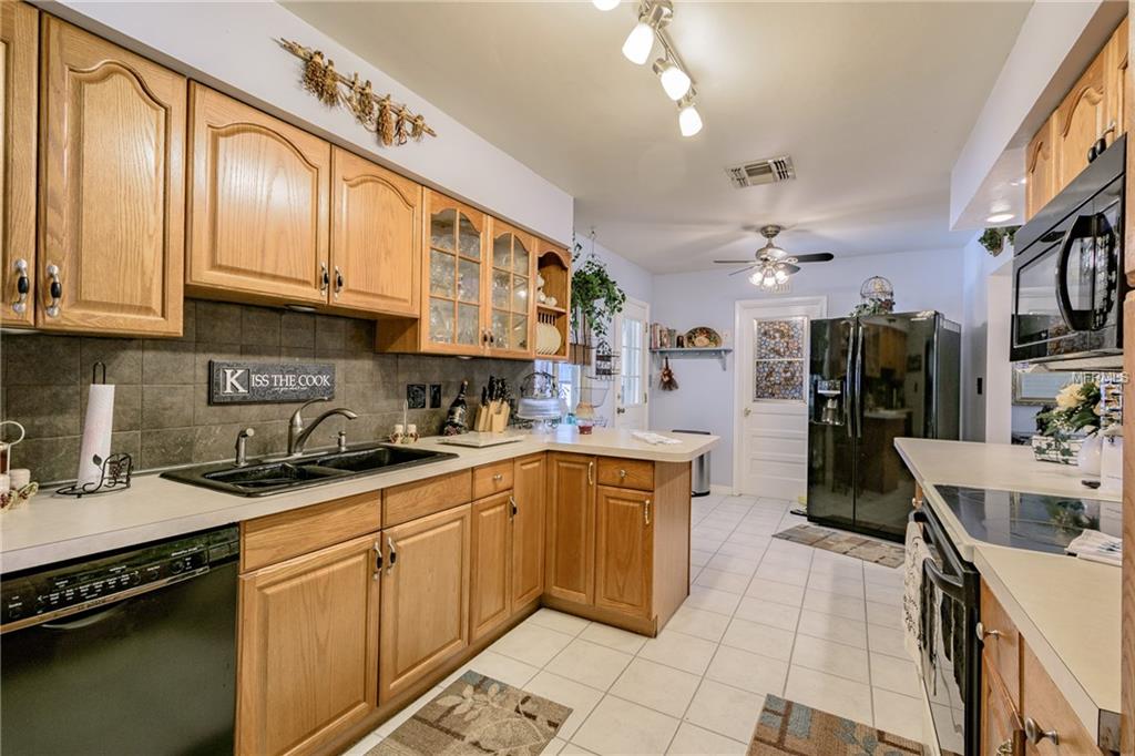 1802 BAYOU GRANDE BOULEVARD NE, SAINT PETERSBURG, Florida 33703, 3 Bedrooms Bedrooms, 6 Rooms Rooms,1 BathroomBathrooms,Residential,For sale,BAYOU GRANDE,U7841692