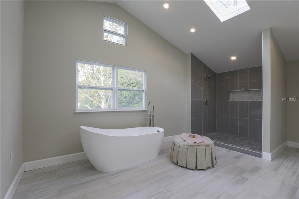 3010 6TH AVENUE N, ST PETERSBURG, Florida 33713, 3 Bedrooms Bedrooms, 4 Rooms Rooms,4 BathroomsBathrooms,Residential,For sale,6TH,U7842618