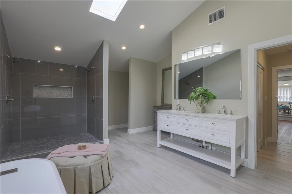 3010 6TH AVENUE N, ST PETERSBURG, Florida 33713, 3 Bedrooms Bedrooms, 4 Rooms Rooms,4 BathroomsBathrooms,Residential,For sale,6TH,U7842618