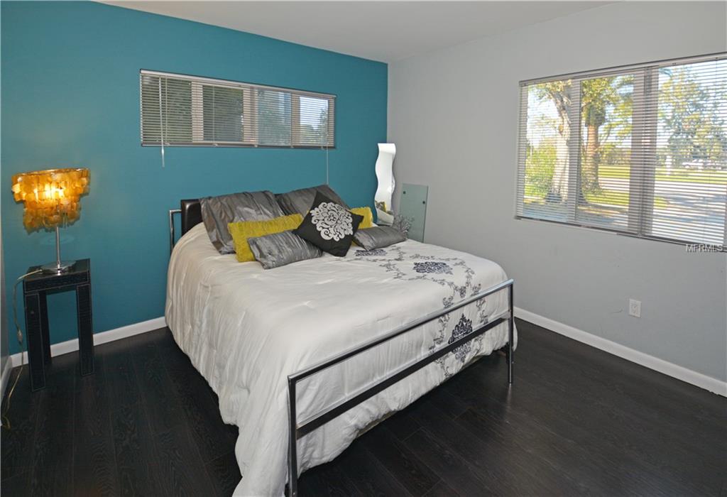 409 SNELL ISLE BOULEVARD NE, ST PETERSBURG, Florida 33704, 3 Bedrooms Bedrooms, 5 Rooms Rooms,3 BathroomsBathrooms,Residential,For sale,SNELL ISLE,U7846490