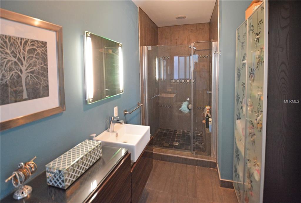 409 SNELL ISLE BOULEVARD NE, ST PETERSBURG, Florida 33704, 3 Bedrooms Bedrooms, 5 Rooms Rooms,3 BathroomsBathrooms,Residential,For sale,SNELL ISLE,U7846490