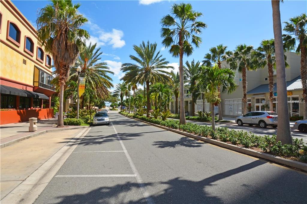 409 SNELL ISLE BOULEVARD NE, ST PETERSBURG, Florida 33704, 3 Bedrooms Bedrooms, 5 Rooms Rooms,3 BathroomsBathrooms,Residential,For sale,SNELL ISLE,U7846490