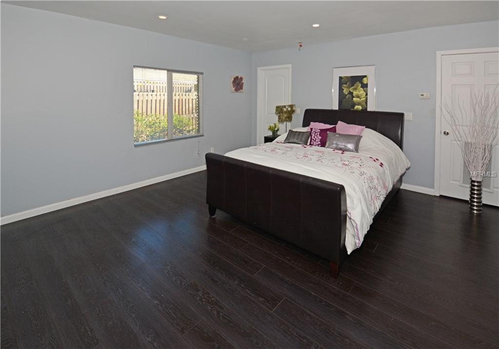 409 SNELL ISLE BOULEVARD NE, ST PETERSBURG, Florida 33704, 3 Bedrooms Bedrooms, 5 Rooms Rooms,3 BathroomsBathrooms,Residential,For sale,SNELL ISLE,U7846490
