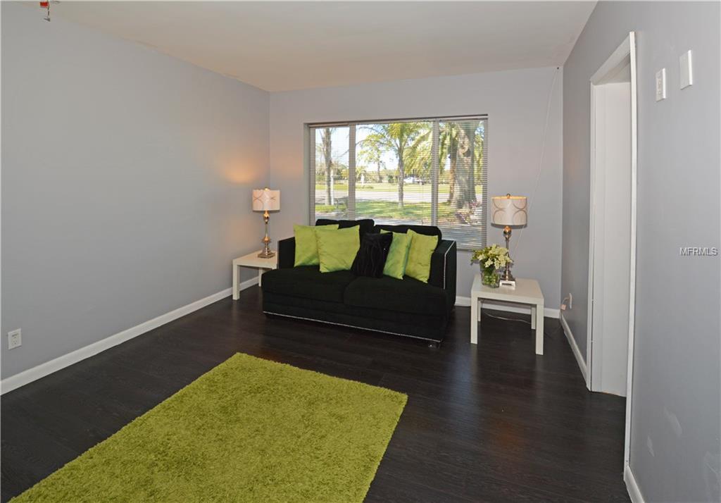 409 SNELL ISLE BOULEVARD NE, ST PETERSBURG, Florida 33704, 3 Bedrooms Bedrooms, 5 Rooms Rooms,3 BathroomsBathrooms,Residential,For sale,SNELL ISLE,U7846490