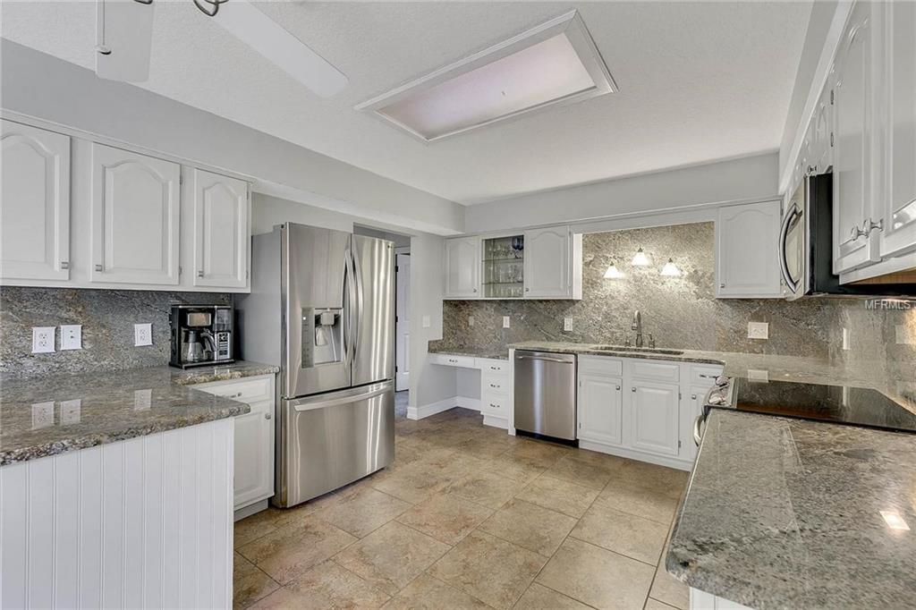 12825 AMBER AVENUE, CLERMONT, Florida 34711, 3 Bedrooms Bedrooms, 9 Rooms Rooms,2 BathroomsBathrooms,Residential,For sale,AMBER,G4852746