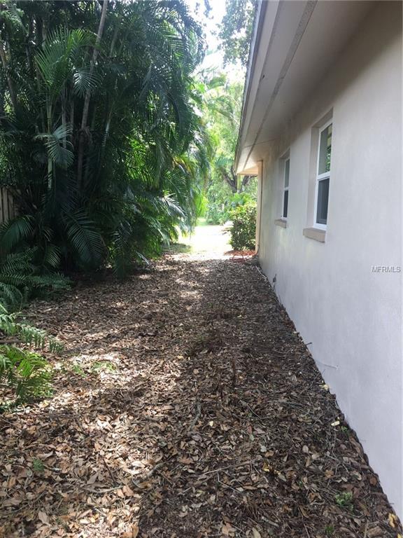1281 BILTMORE DRIVE, FORT MYERS, Florida 33901, 3 Bedrooms Bedrooms, 5 Rooms Rooms,2 BathroomsBathrooms,Residential,For sale,BILTMORE,U7829711
