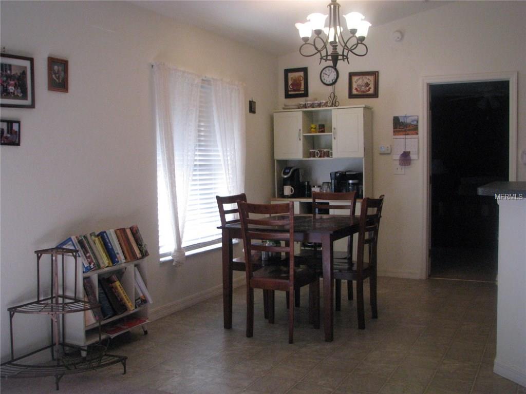 21 SEQUOIA LOOP COURT, OCKLAWAHA, Florida 32179, 3 Bedrooms Bedrooms, 7 Rooms Rooms,2 BathroomsBathrooms,Residential,For sale,SEQUOIA LOOP COURT,G4848371