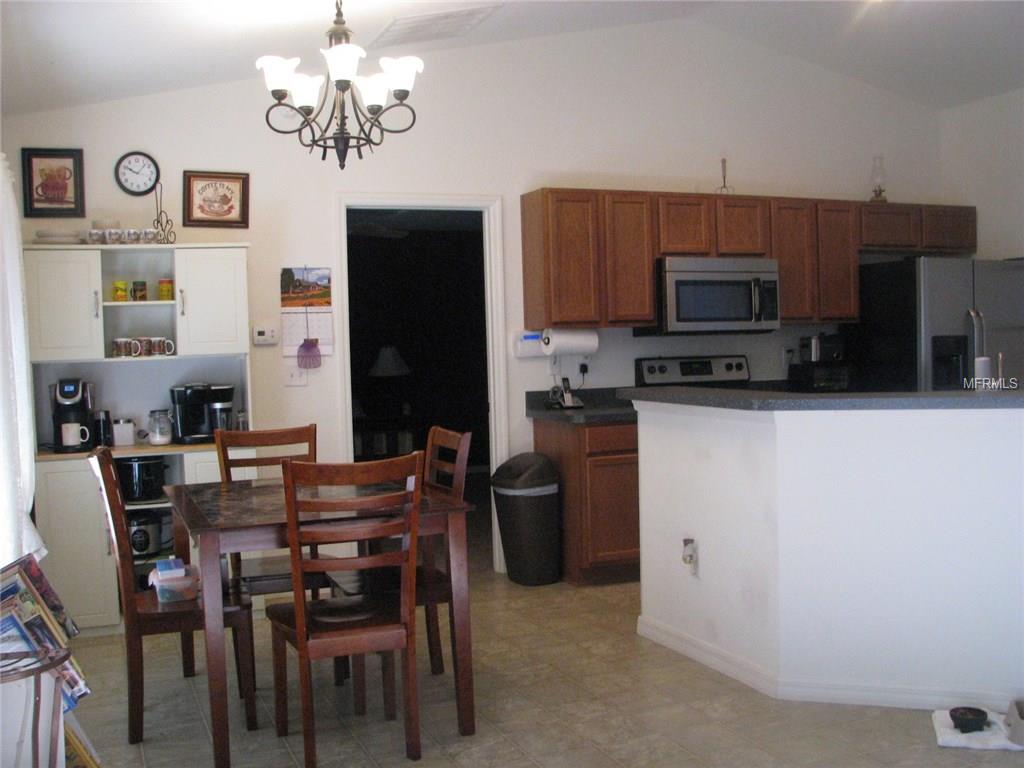 21 SEQUOIA LOOP COURT, OCKLAWAHA, Florida 32179, 3 Bedrooms Bedrooms, 7 Rooms Rooms,2 BathroomsBathrooms,Residential,For sale,SEQUOIA LOOP COURT,G4848371