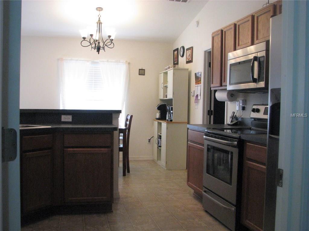 21 SEQUOIA LOOP COURT, OCKLAWAHA, Florida 32179, 3 Bedrooms Bedrooms, 7 Rooms Rooms,2 BathroomsBathrooms,Residential,For sale,SEQUOIA LOOP COURT,G4848371