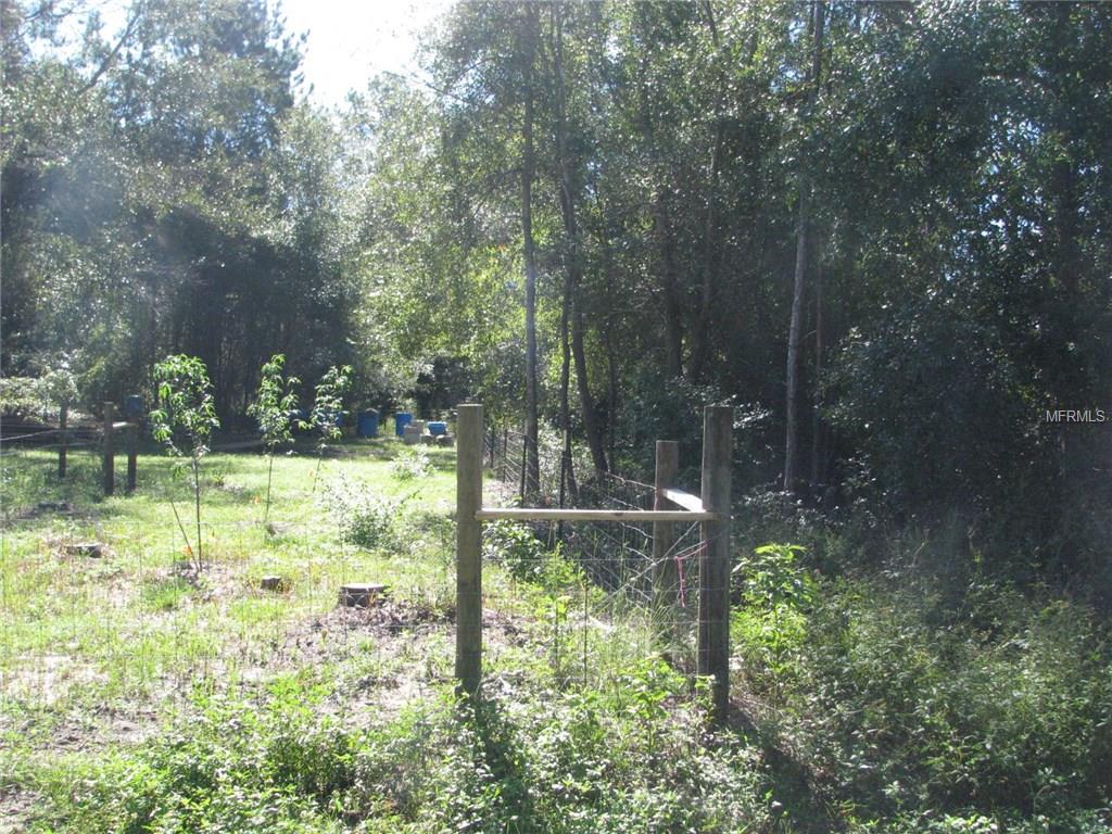 21 SEQUOIA LOOP COURT, OCKLAWAHA, Florida 32179, 3 Bedrooms Bedrooms, 7 Rooms Rooms,2 BathroomsBathrooms,Residential,For sale,SEQUOIA LOOP COURT,G4848371