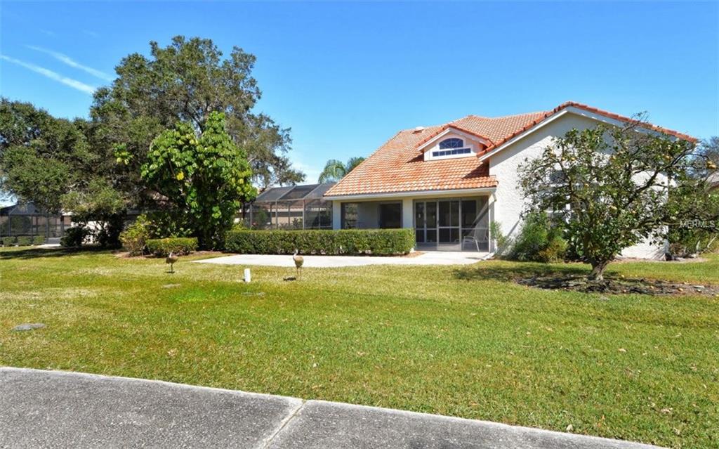 5807 FAIRWOODS CIRCLE, SARASOTA, Florida 34243, 3 Bedrooms Bedrooms, 5 Rooms Rooms,2 BathroomsBathrooms,Residential,For sale,FAIRWOODS,A4204601