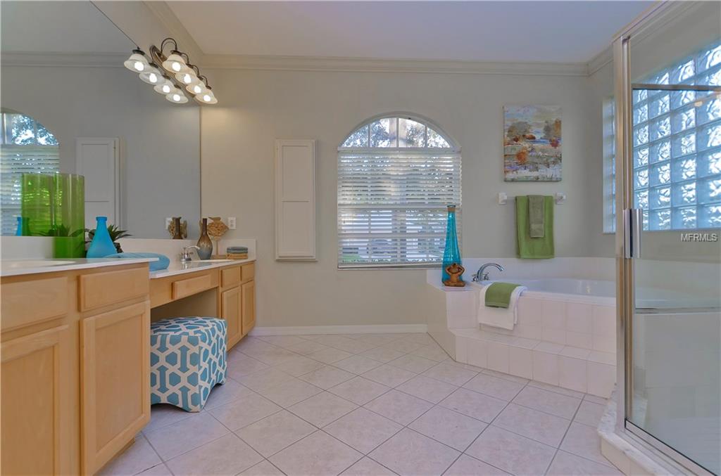 18919 SAINT LAURENT DRIVE, LUTZ, Florida 33558, 5 Bedrooms Bedrooms, 7 Rooms Rooms,4 BathroomsBathrooms,Residential,For sale,SAINT LAURENT,T2887170