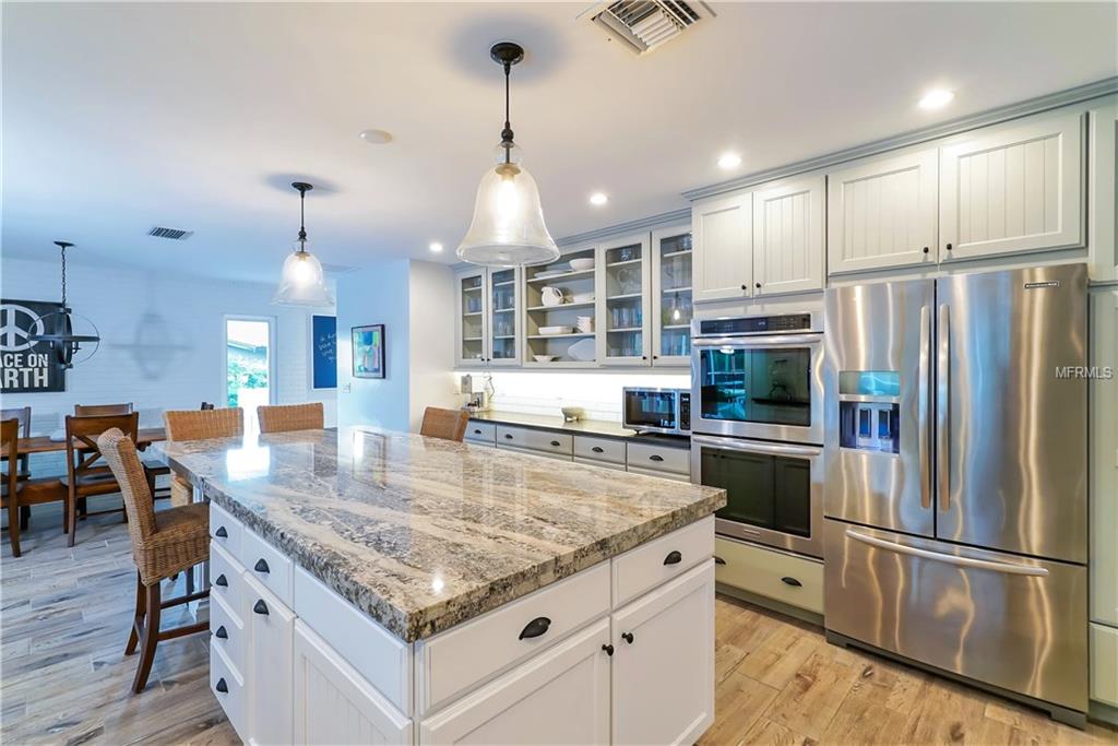 510 BLUE JAY PLACE, SARASOTA, Florida 34236, 3 Bedrooms Bedrooms, 9 Rooms Rooms,3 BathroomsBathrooms,Residential,For sale,BLUE JAY,A4197083