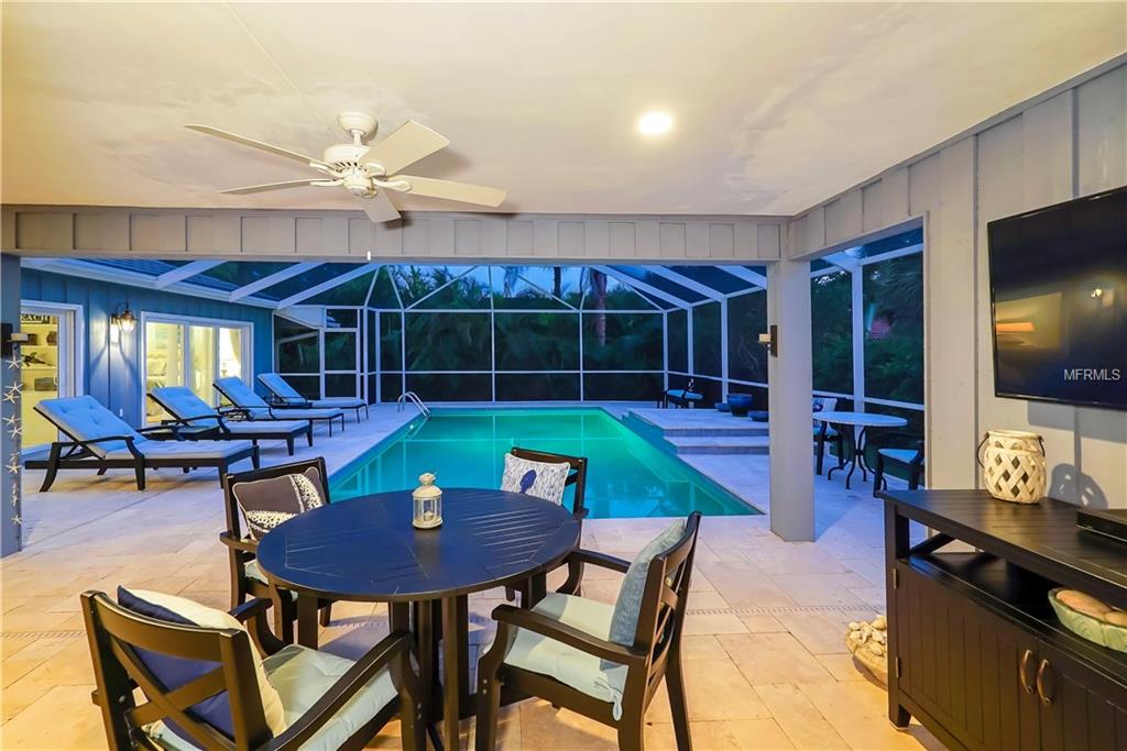 510 BLUE JAY PLACE, SARASOTA, Florida 34236, 3 Bedrooms Bedrooms, 9 Rooms Rooms,3 BathroomsBathrooms,Residential,For sale,BLUE JAY,A4197083