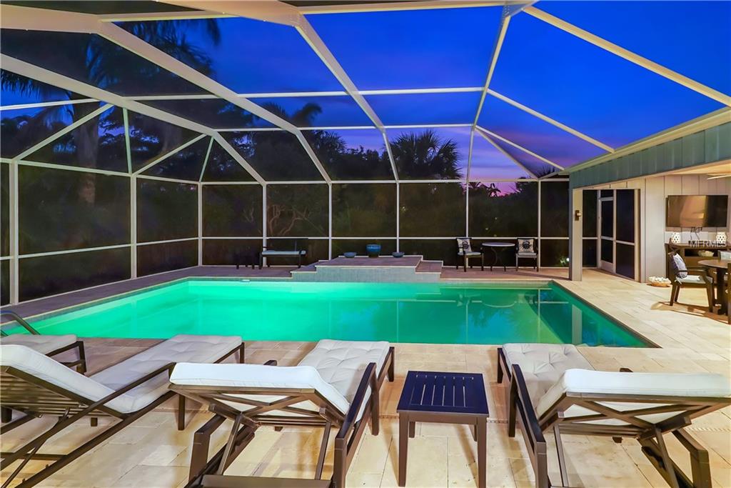 510 BLUE JAY PLACE, SARASOTA, Florida 34236, 3 Bedrooms Bedrooms, 9 Rooms Rooms,3 BathroomsBathrooms,Residential,For sale,BLUE JAY,A4197083