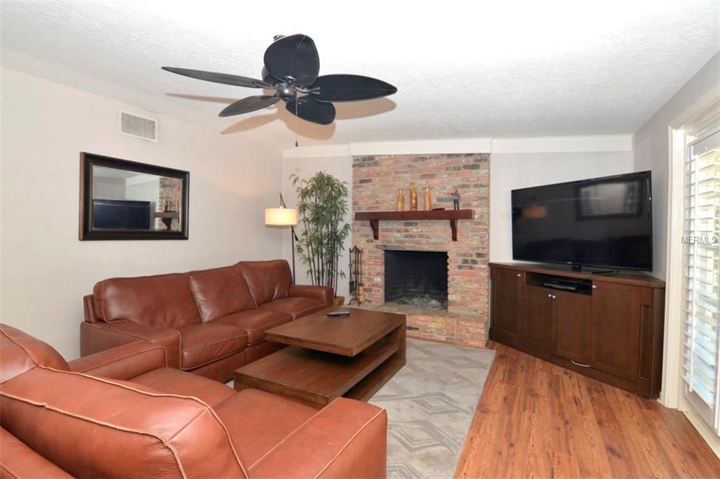 970 MOJAVE TRAIL, MAITLAND, Florida 32751, 4 Bedrooms Bedrooms, 5 Rooms Rooms,2 BathroomsBathrooms,Residential,For sale,MOJAVE,O5541970