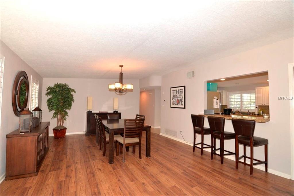 970 MOJAVE TRAIL, MAITLAND, Florida 32751, 4 Bedrooms Bedrooms, 5 Rooms Rooms,2 BathroomsBathrooms,Residential,For sale,MOJAVE,O5541970