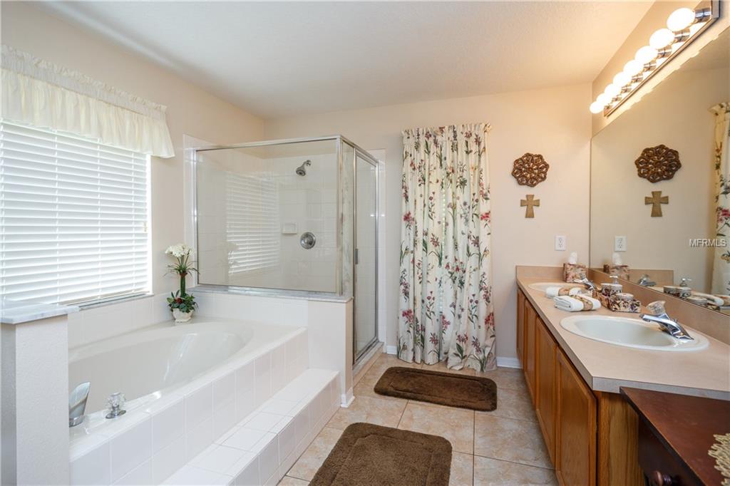 7032 HIAWASSEE OVERLOOK DRIVE, ORLANDO, Florida 32835, 4 Bedrooms Bedrooms, 8 Rooms Rooms,2 BathroomsBathrooms,Residential,For sale,HIAWASSEE OVERLOOK,O5555183